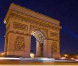 Arco do Triunfo de Paris a noite.