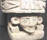 Escultura em pedra vulcânica representando o deus asteca do fogo (século XV)