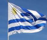 Bandeira do Uruguai hasteada em Montevidéu, capital do país