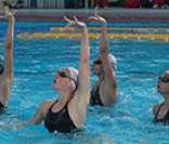 Esporte aquático que envolve natação, ginástica e dança
