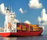 As águas de mares e oceanos são importantes vias de transporte de mercadorias