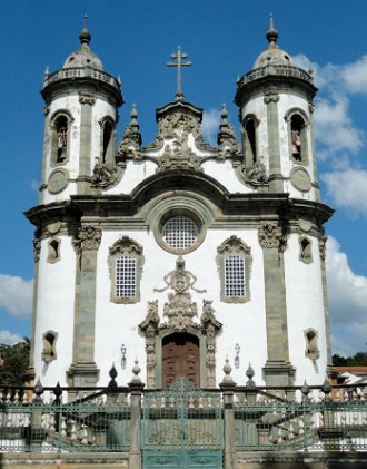 Foto da frente da Igreja de São Francisco de Assis