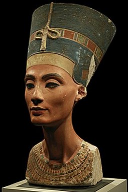 Busto de Nefertiti Busto de Nefertiti