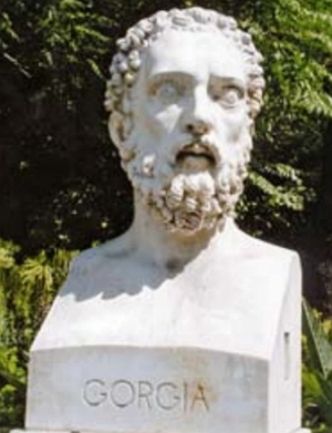 Busto do filósofo Górgias numa praça