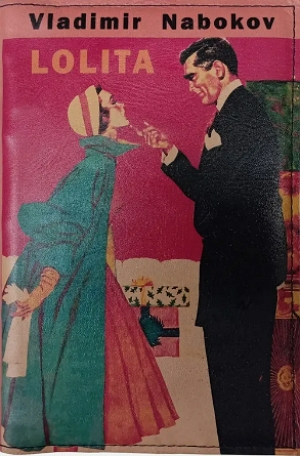 Capa do livro Lolita, versão antiga, mostrando um homem e uma mulher na capa