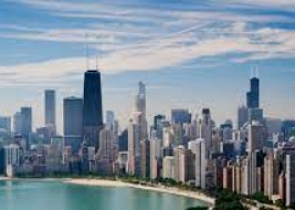Foto da região central de Chicago, mostrando muitos prédios