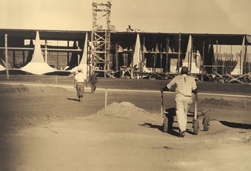 Construção de Brasília Foto mostrando a construção do Palácio do Planalto em Brasília