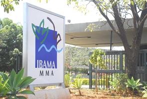 Foto da entrada da sede do IBAMA
