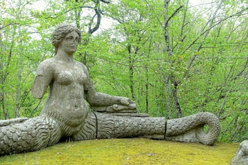 Est&aacute;tua de Equidna 