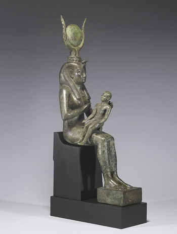 Est&aacute;tua da deusa eg&iacute;pcia &Iacute;sis