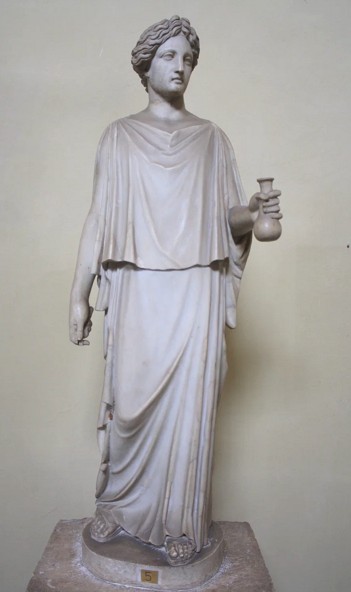 Estátua de uma mulher da Grécia Antiga Estátua de uma mulher da Grécia Antiga