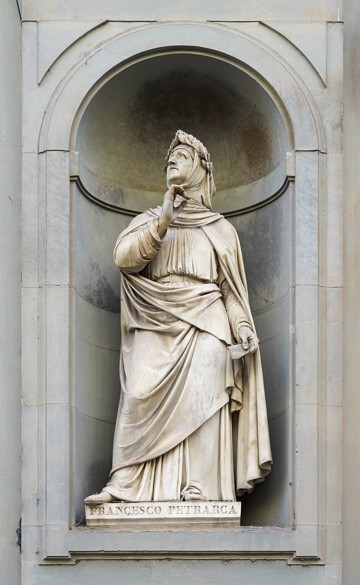 Est&aacute;tua do poeta Petrarca