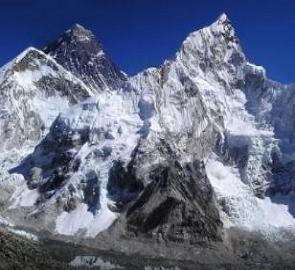 Monte Everest na Cordilhera do Himalaia