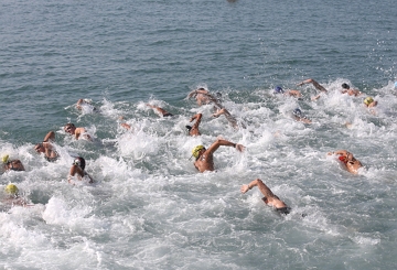 Competi&ccedil;&atilde;o de maratona aqu&aacute;tica
