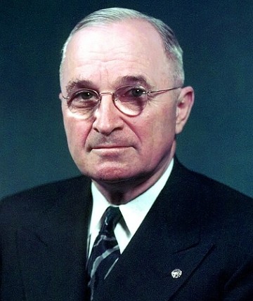 Harry Truman Harry Truman assinando a entrada dos EUA na Guerra da Coreia