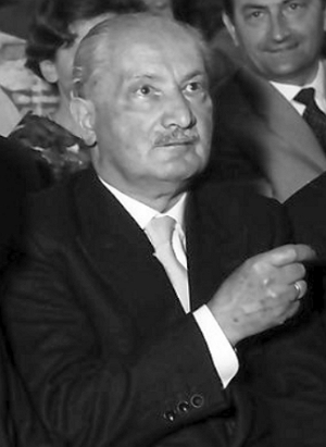 Foto em preto e branco de Martin Heidegger