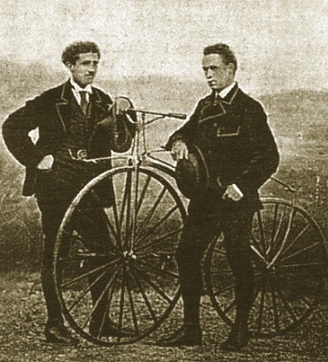 Foto antiga do ciclista James Moore Foto antiga do ciclista James Moore