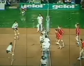 Cena do jogo entre Brasil e URSS em 1983 no estádio do Maracanã