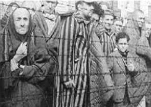 Judeus presos num campo de concentração nazista durante o Holocausto