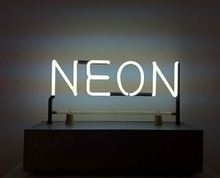 Arte com o texto Neon em lâmpada de neon