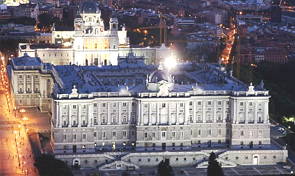 Vista noturna do Palácio Real de Madri