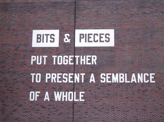 Arte conceitual. Espécie de parede com texto