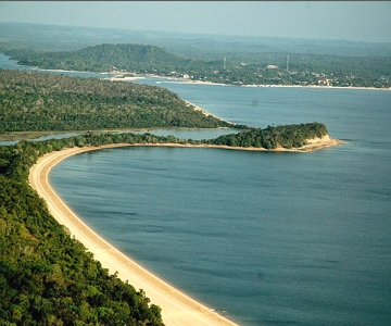 Foto de um praia de água doce no Rio Tapajós Foto de um praia de água doce no Rio Tapajós