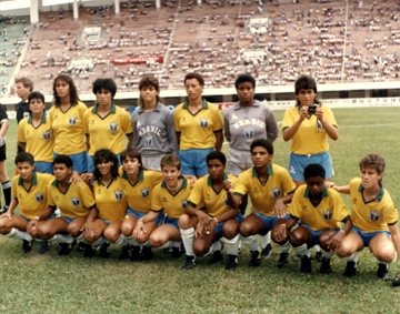 Foto da primeira sele&ccedil;&atilde;o brasileira feminina de futebol
