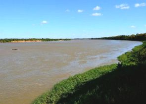 Foto do rio São Francisco no Nordeste brasileiro