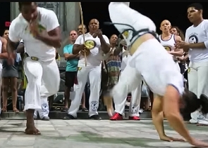 Capoeira: origem, características, tipos - Mundo Educação