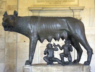 Escultura da loba amamentando os irmãos Rômulo e Remo