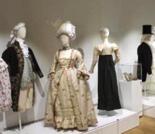 Fotos mostrando roupas do século XIX