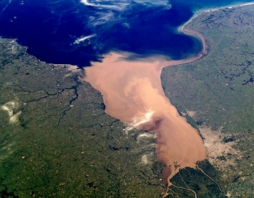 Foto a&eacute;rea do estu&aacute;rio do rio da Prata