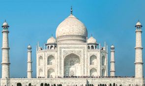 Foto externa da frente do Taj Mahal na Índia