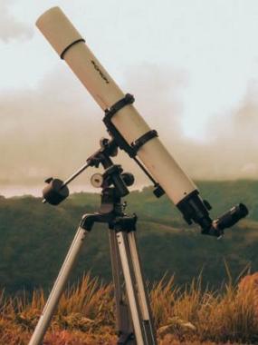 Foto de um telescópio moderno