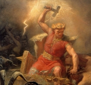 Pintura de um homem loiro segurando um martelo e um raio atrás dele