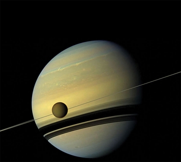 Saturno e Titã Imagem do planeta Saturno e sua lua Titã