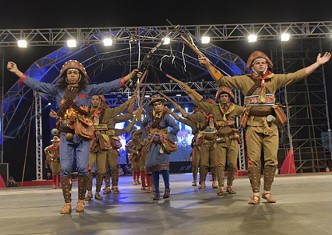 Apresentação de Xaxado Foto mostrando uma apresentação de um grupo de Xaxado